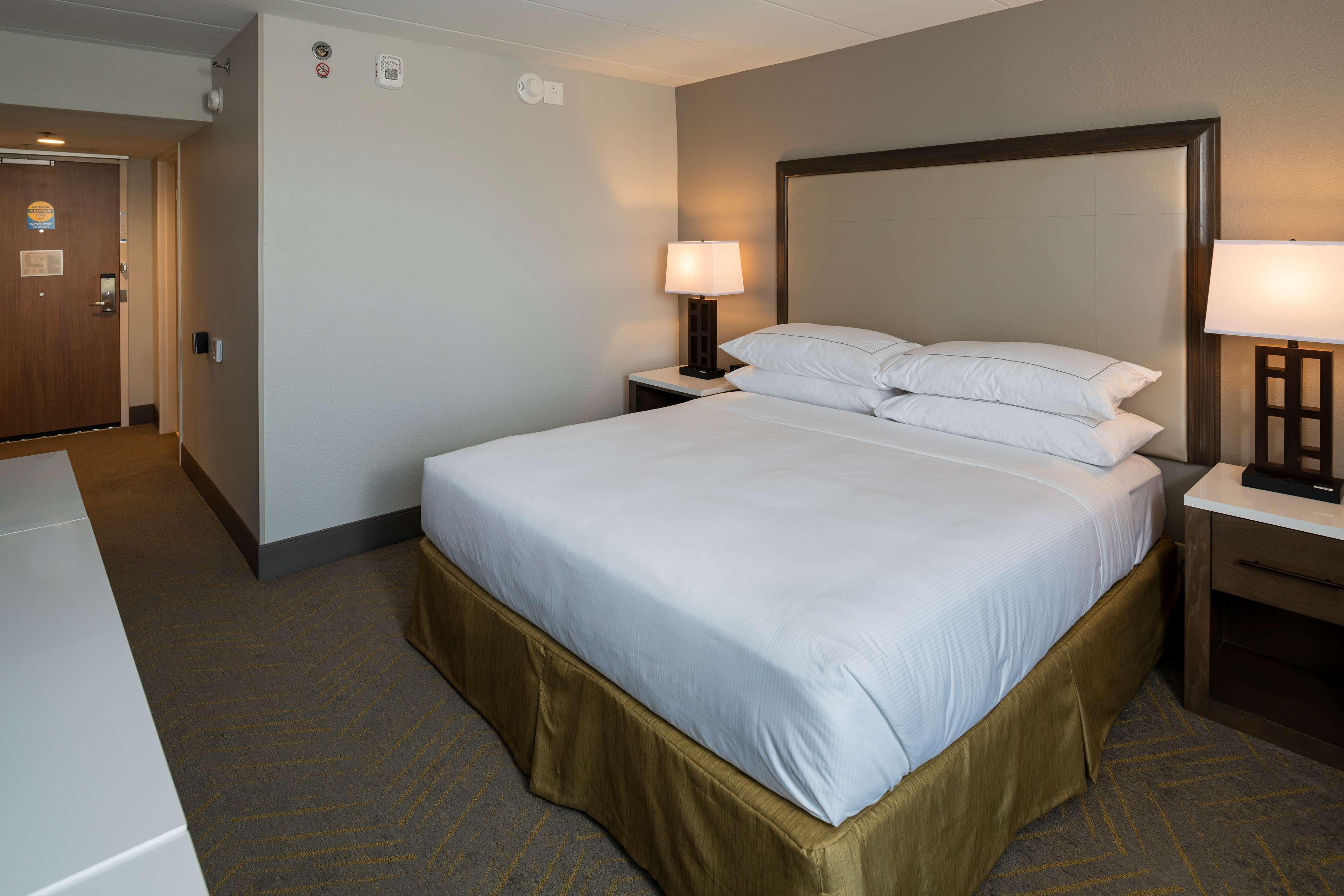 Doubletree By Hilton Madison East Hotel Kültér fotó