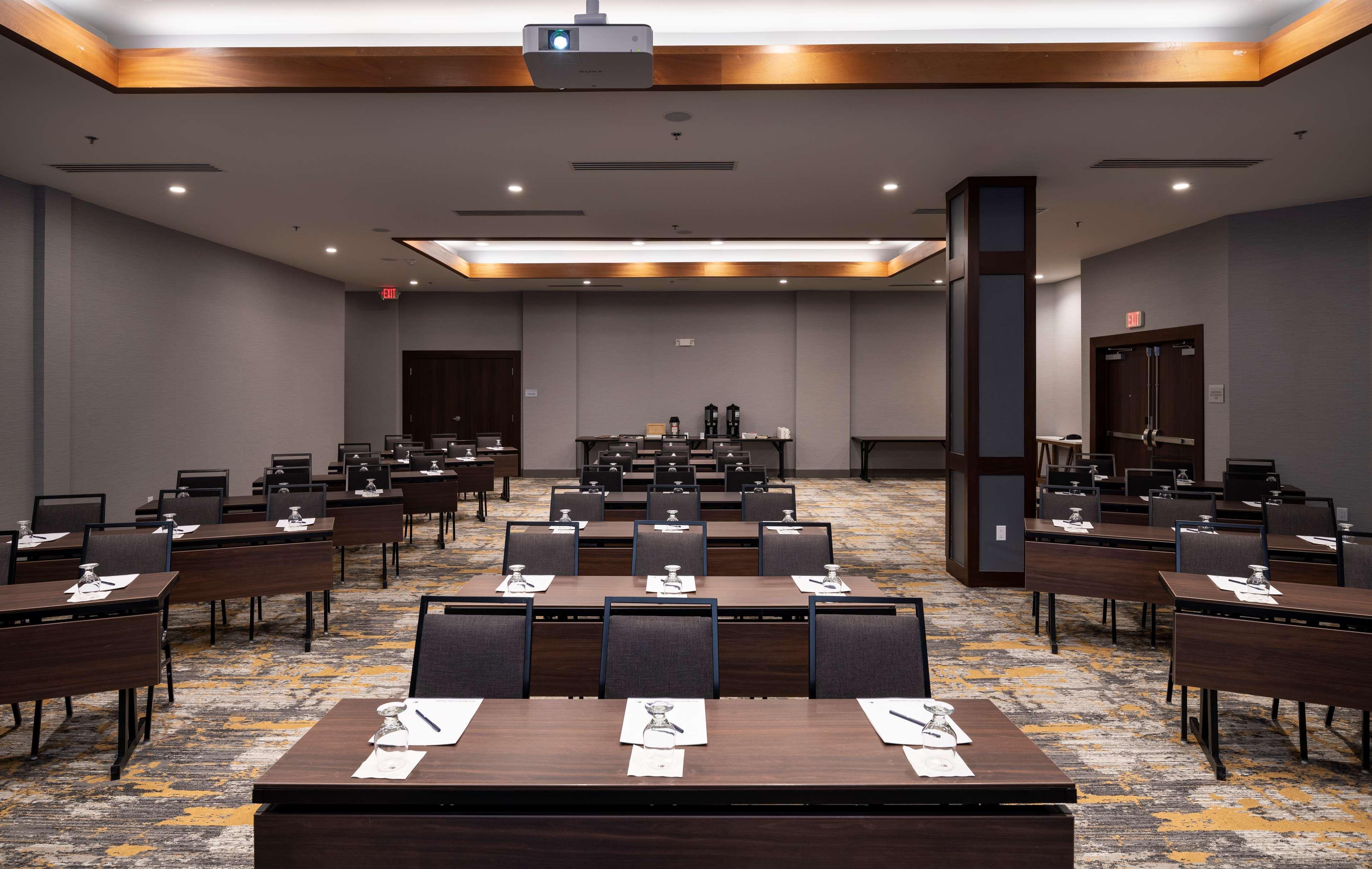 Doubletree By Hilton Madison East Hotel Kültér fotó