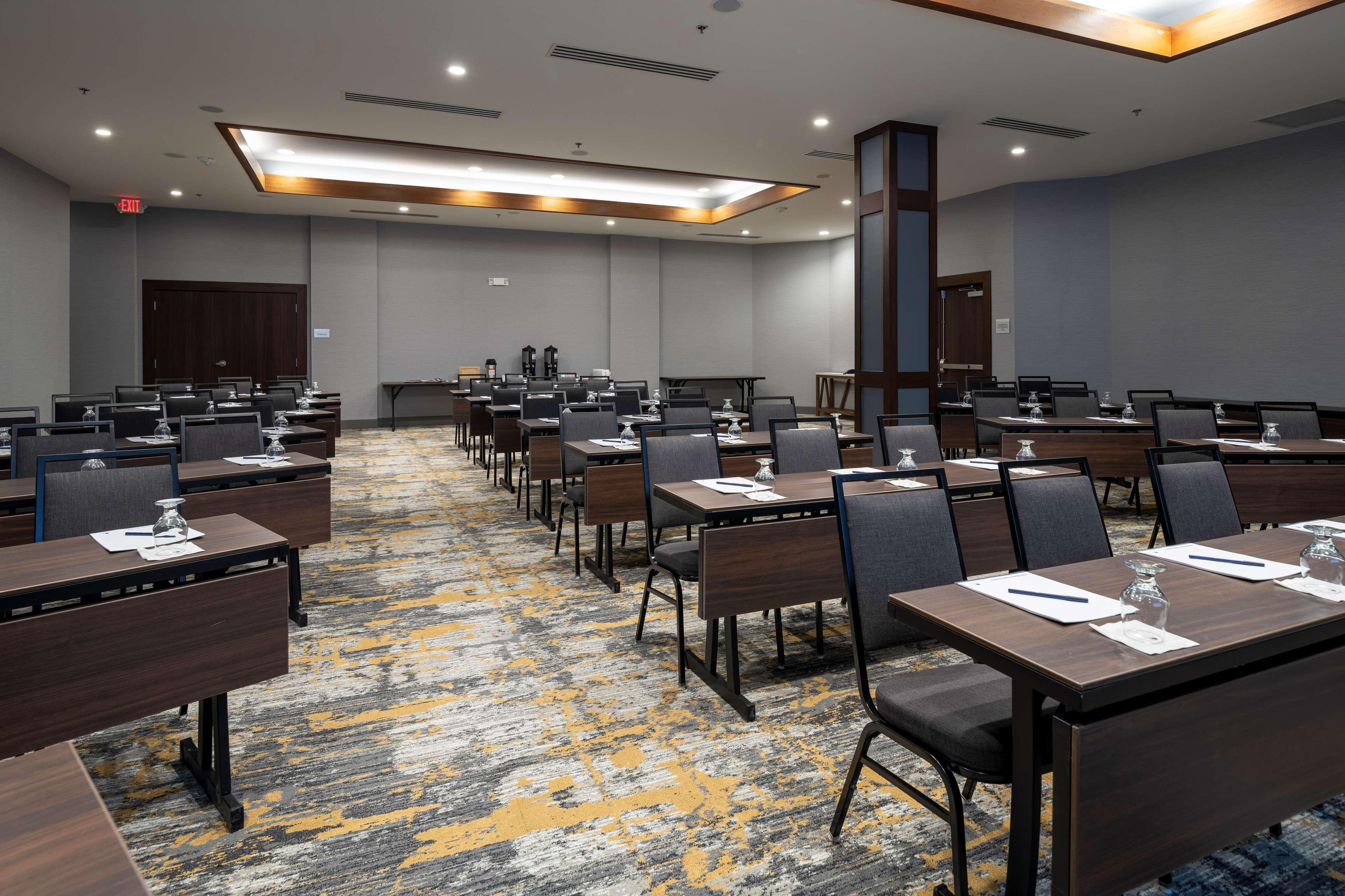 Doubletree By Hilton Madison East Hotel Kültér fotó