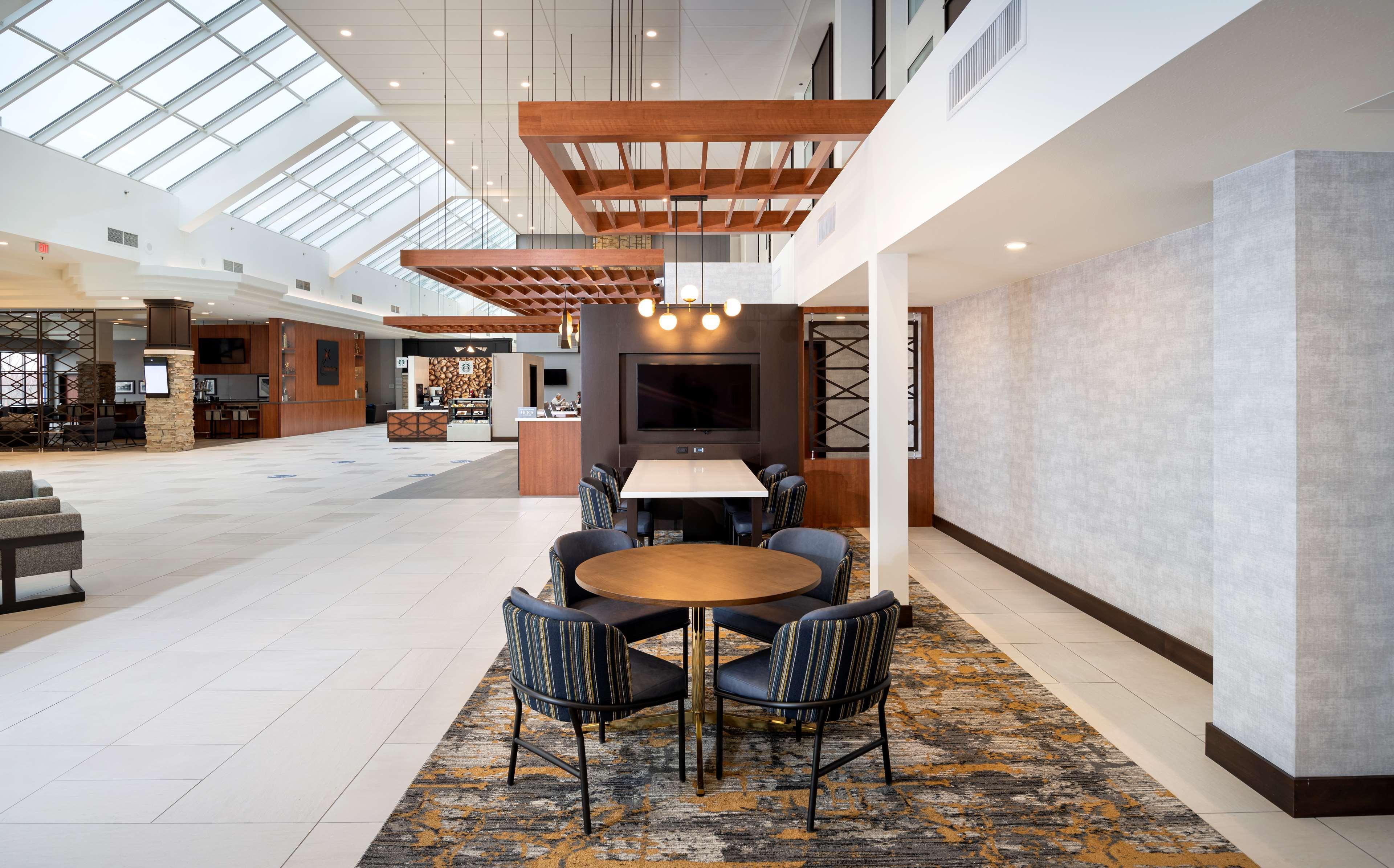 Doubletree By Hilton Madison East Hotel Kültér fotó