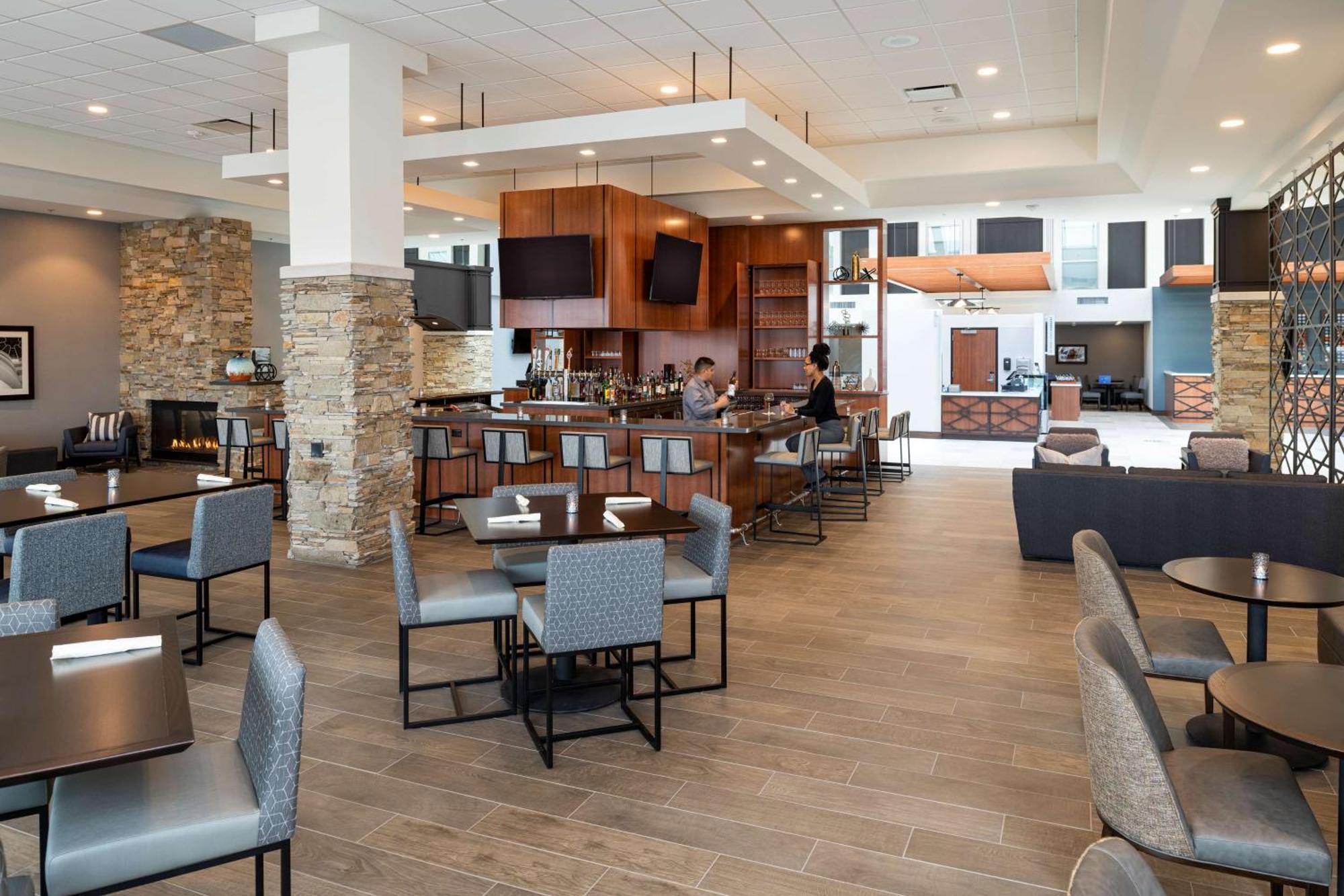Doubletree By Hilton Madison East Hotel Kültér fotó