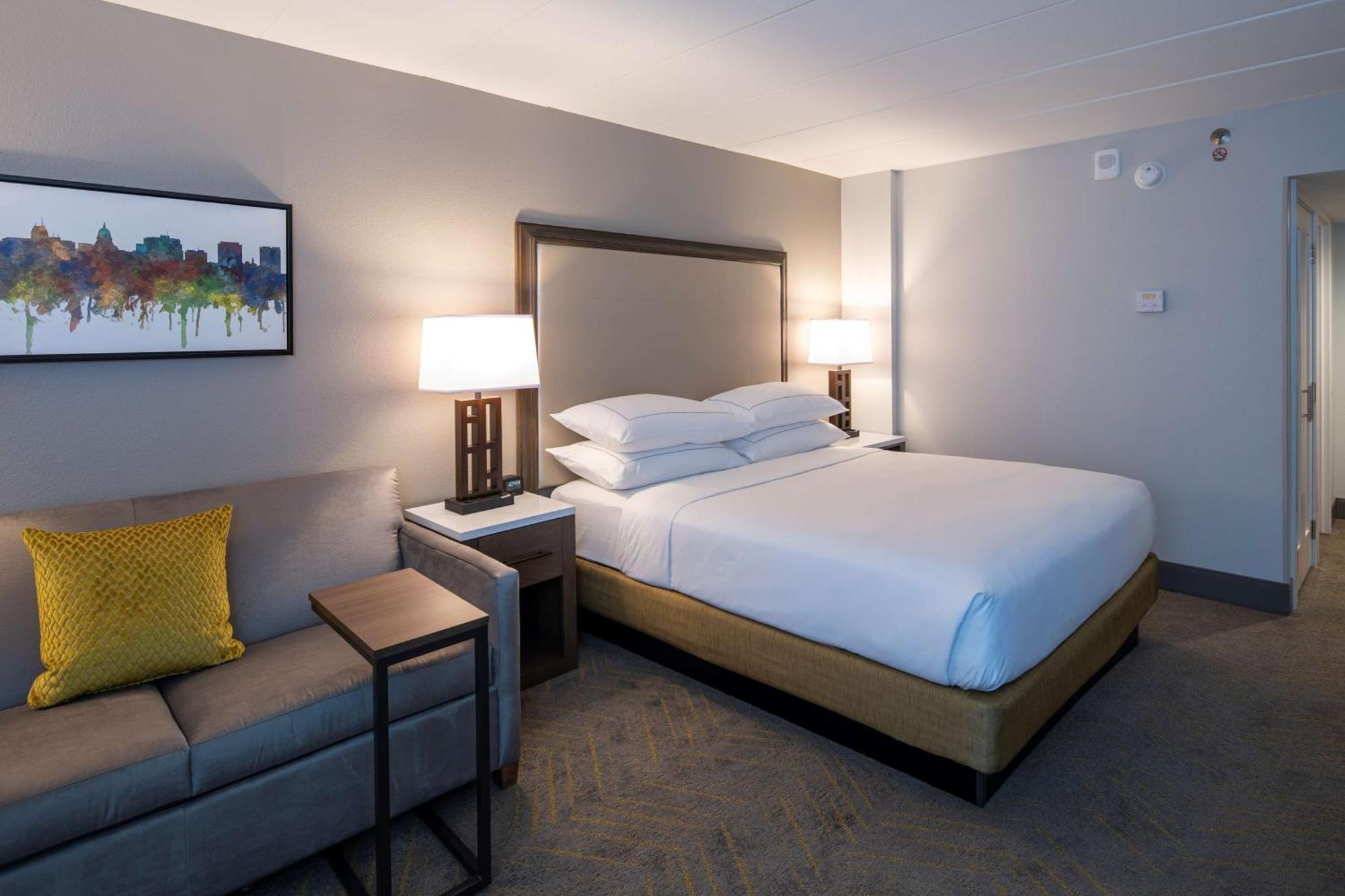 Doubletree By Hilton Madison East Hotel Kültér fotó
