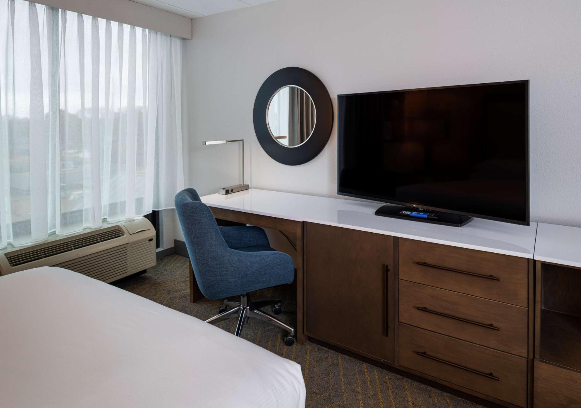 Doubletree By Hilton Madison East Hotel Kültér fotó