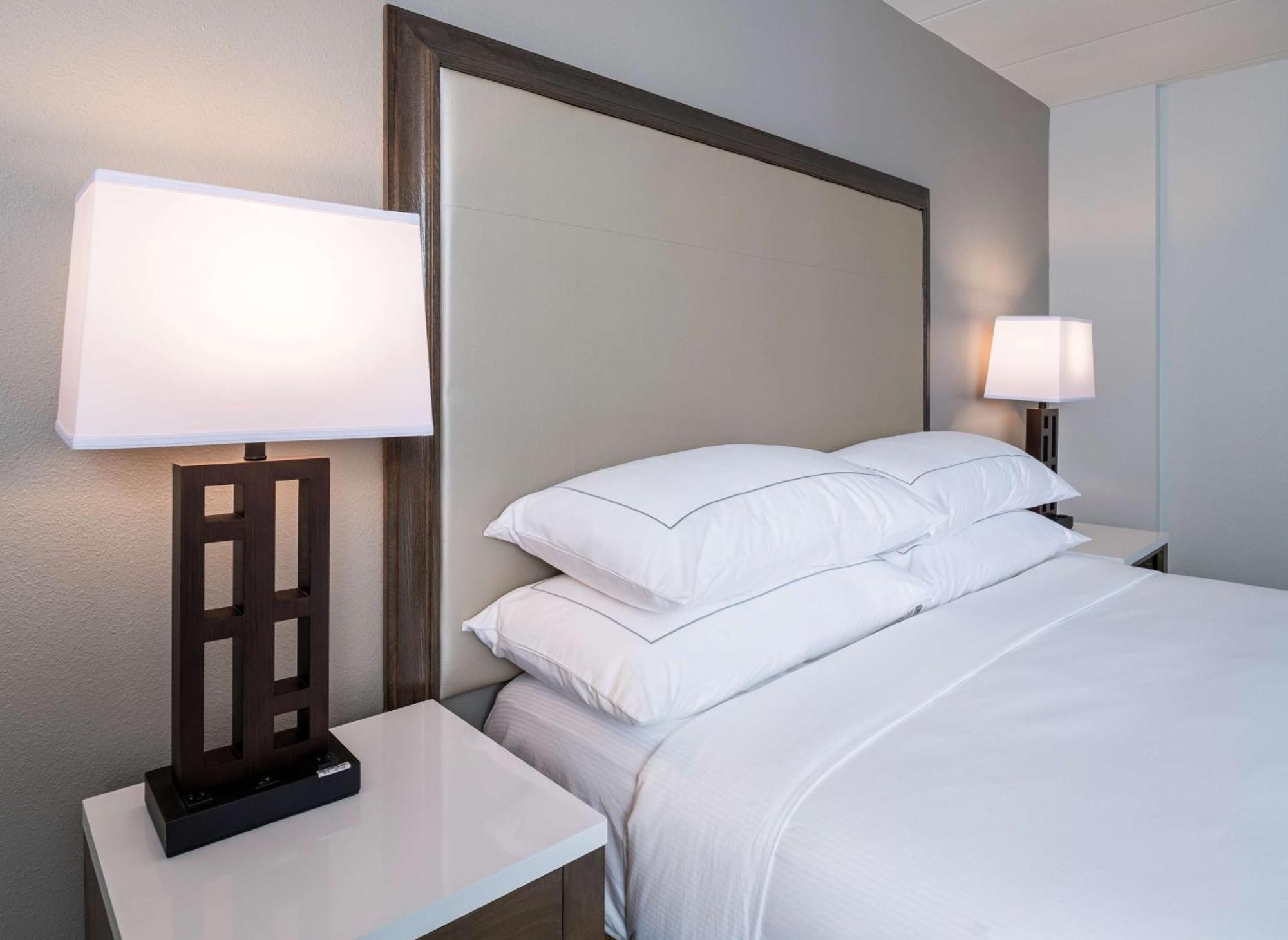 Doubletree By Hilton Madison East Hotel Kültér fotó