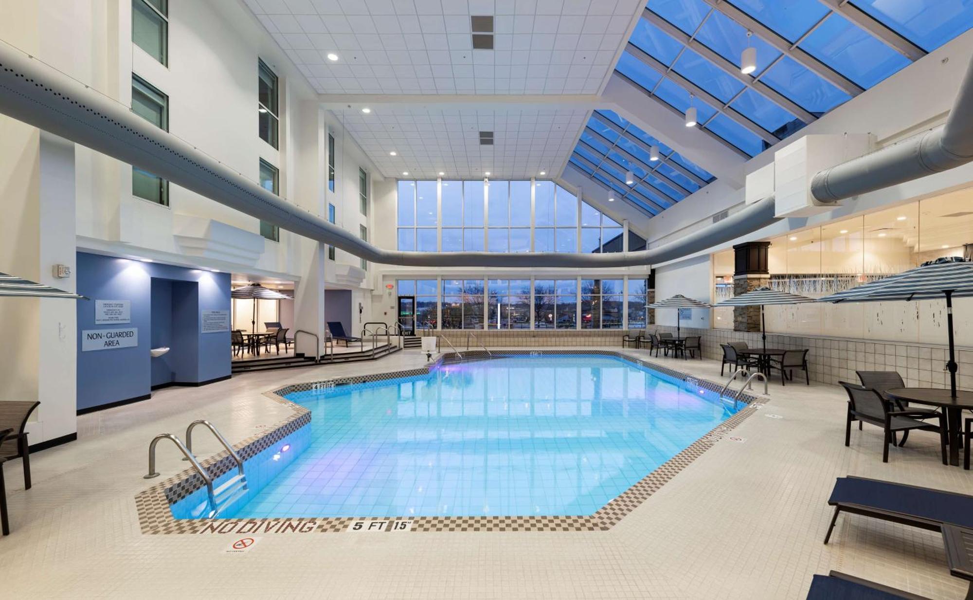 Doubletree By Hilton Madison East Hotel Kültér fotó