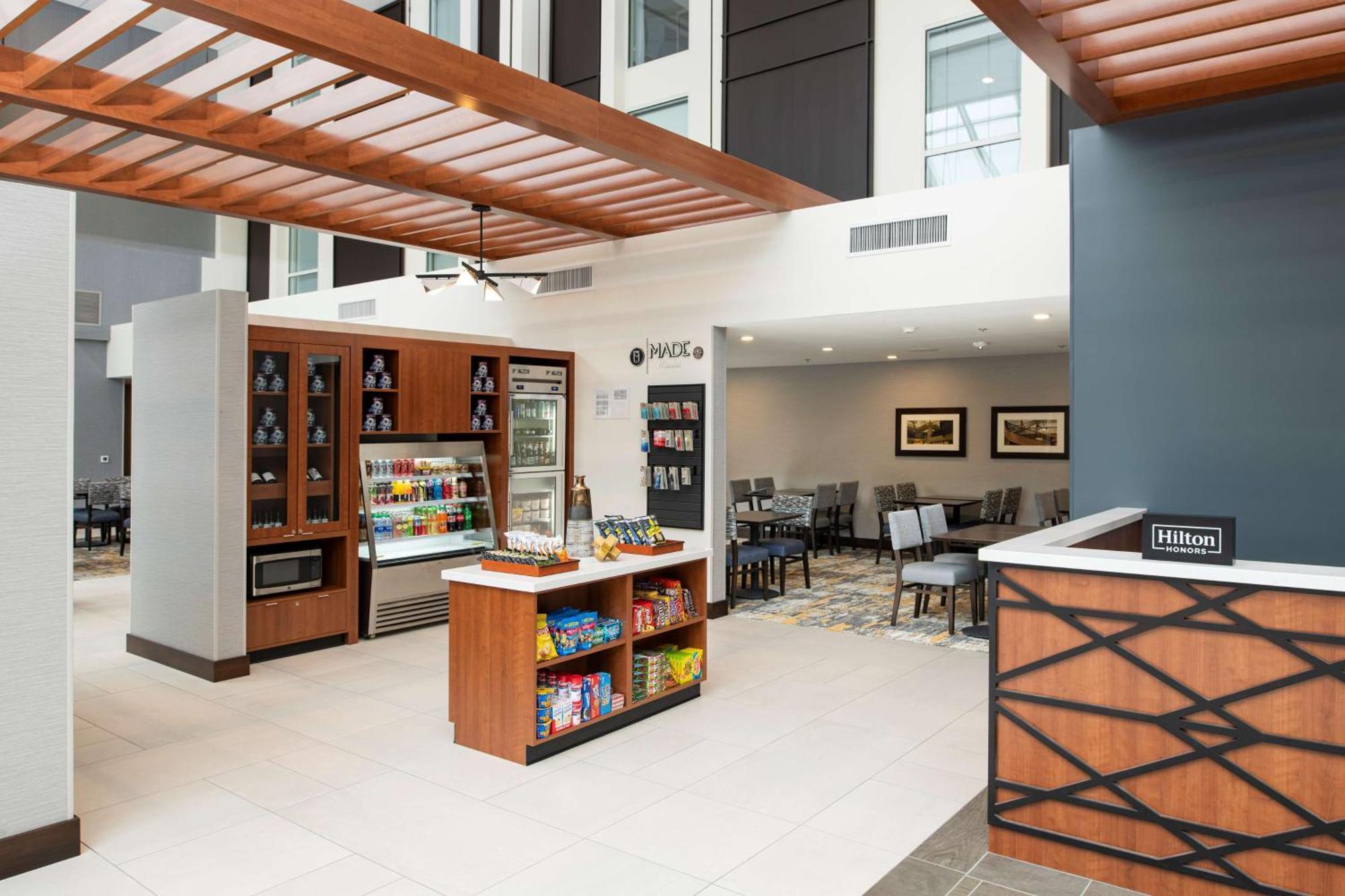 Doubletree By Hilton Madison East Hotel Kültér fotó