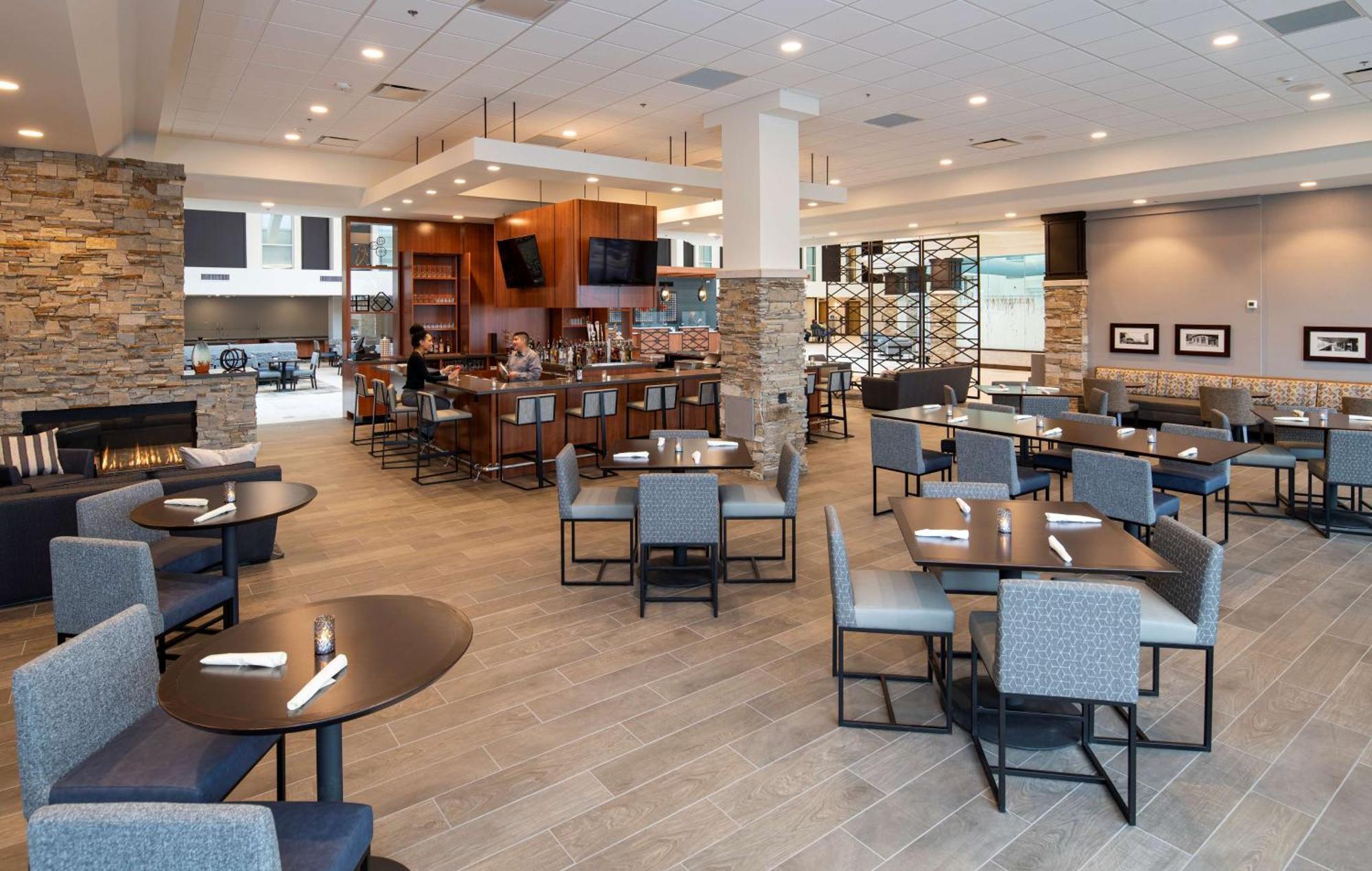 Doubletree By Hilton Madison East Hotel Kültér fotó